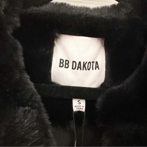 NWT BB Dakota Faux Fur Elise Black Coat sz small - Picture 7 of 9